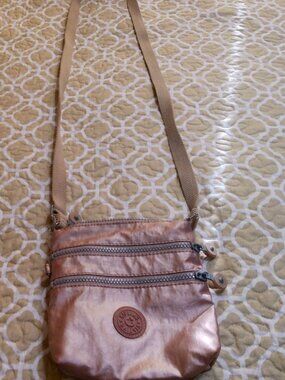 VINTAGE SMALL KIPLING CROSSBODY GOOD CONDITION